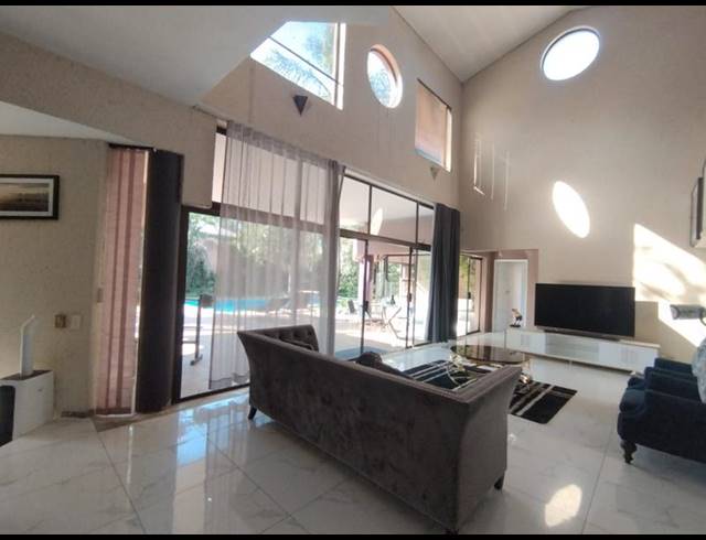 5 BEDROOM PROPERTY TO RENT IN HURLINGHAM